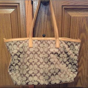 🔴Sale!!!!!  Authentic Coach tote.